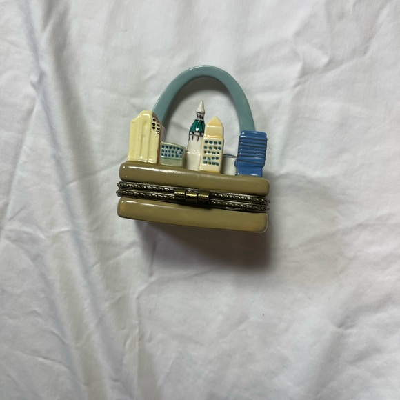 St Louis Missouri Gateway Arch Porcelain Hinged Trinket Box - Picture 2 of 5